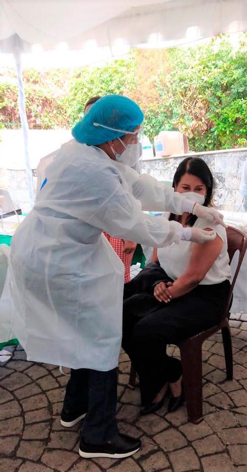 Inician vacunación contra el COVID-19 en el Hospital Semma Santo Domingo