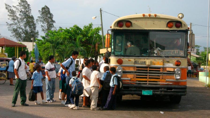 Transporte escolar deberá cumplir protocolos para evitar contagios Covid-19 Transporte escolar deberá cumplir protocolos para evitar contagios Covid-19