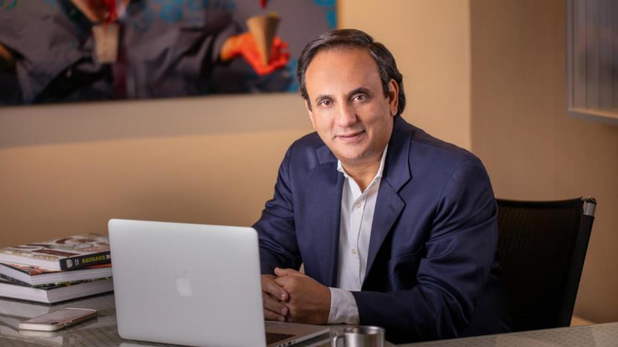 Exdiputado Elías Serulle anuncia su salida del PLD Exdiputado Elías Serulle anuncia su salida del PLD