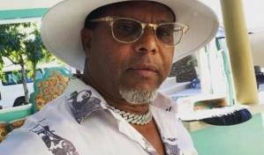 Justifican vacuna a Luis Polonia en fase de adultos mayores