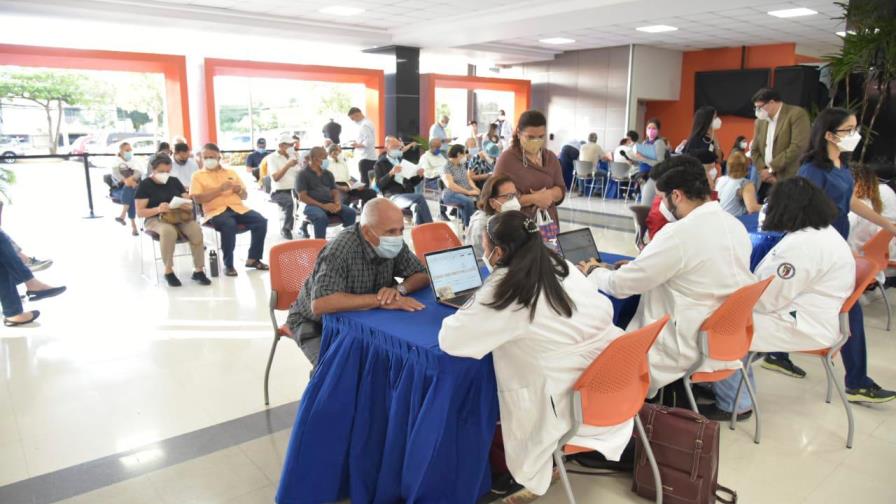 Así amanece el centro de vacunación de la PUCMM