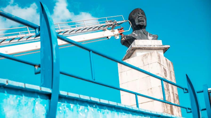 Autoridades remozan plazoleta José Francisco Peña Gómez