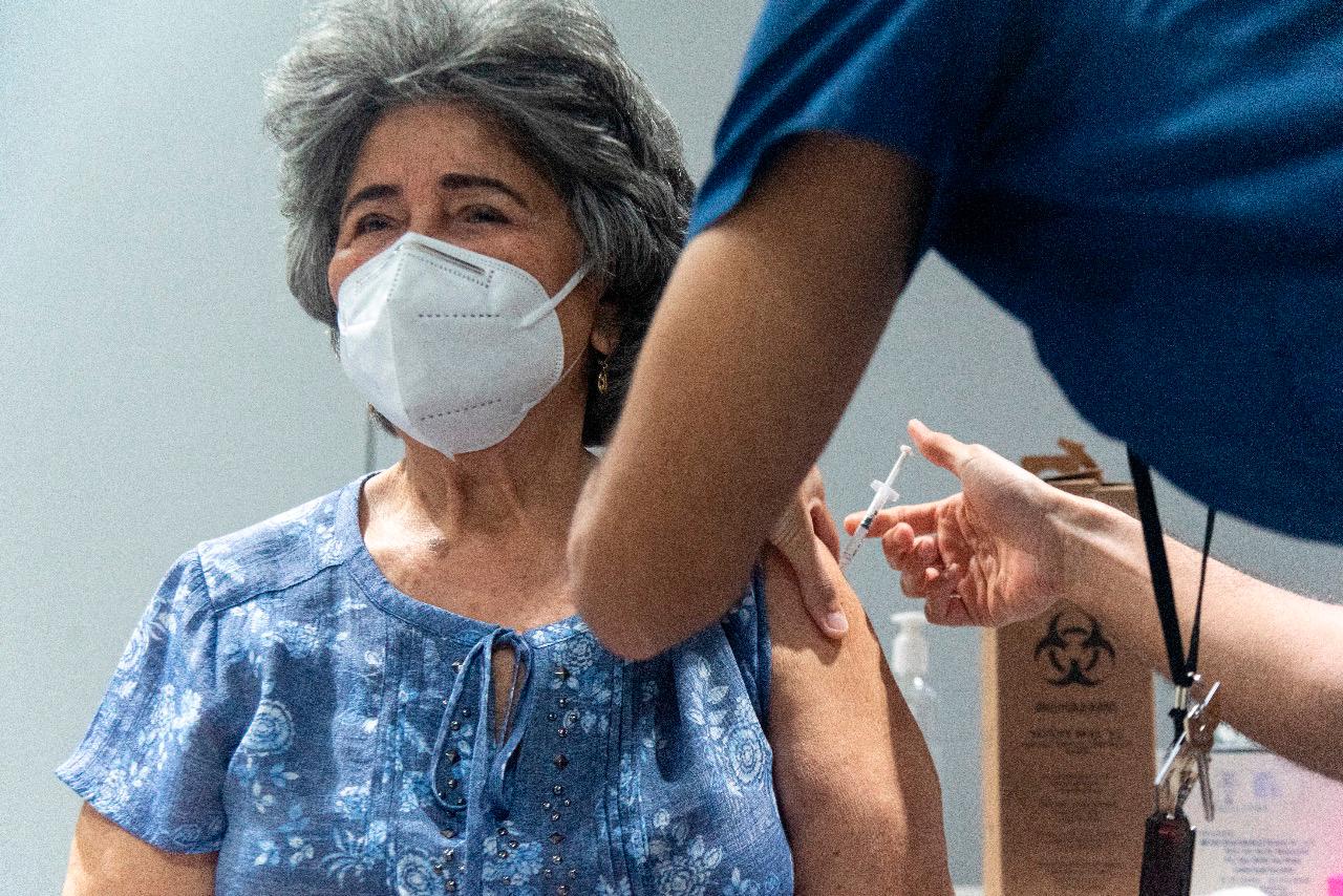 Los adultos mayores que asisten a la jornadas residen cerca de Intec.