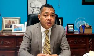 Ayuntamiento de Boca Chica notifica a 20 empresas que extraen materiales del subsuelo