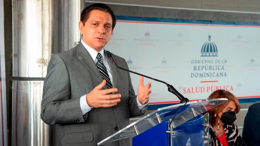 Ministro de Salud pide a la población no confiarse y seguir medidas para prevenir el coronavirus