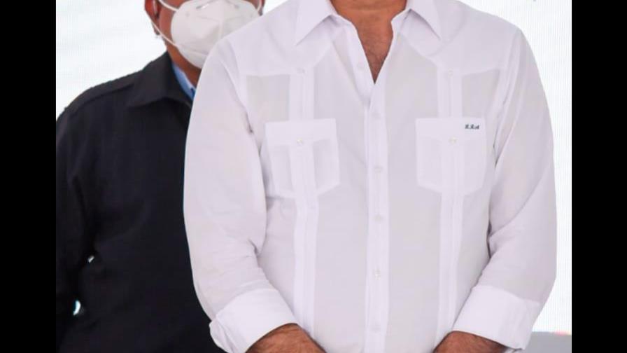 Abinader pide a Biden que no permita que países se queden sin acceso a la vacuna de AstraZeneca