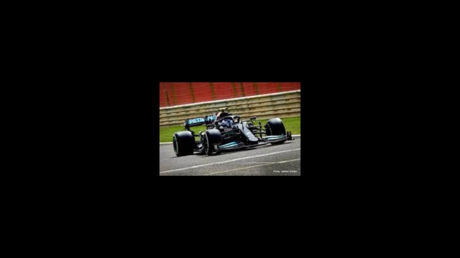 Bottas domina en entrenamientos de pretemporada en Baréin, trompo de Hamilton