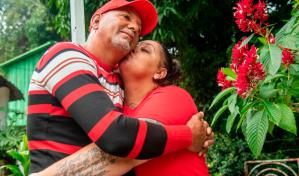 "En 54 a&ntilde;os es el mejor regalo que Dios me ha dado", dice padre encontr&oacute; a hija que dio en adopci&oacute;n