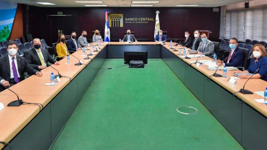 Gobernador Banco Central asegura economía dominicana está en proceso de recuperación