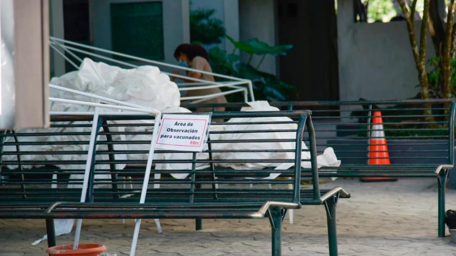 Centros de vacunación permanecen cerrados pese a llegada de vacunas chinas