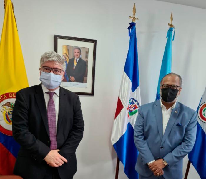 Gobierno busca acercamiento con recién electo secretario general de la OACI en Colombia
