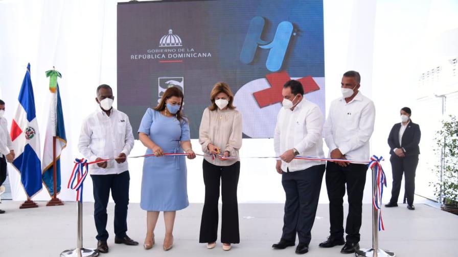 Inauguran dos salas de emergencias y una de maternidad en hospitales del sur