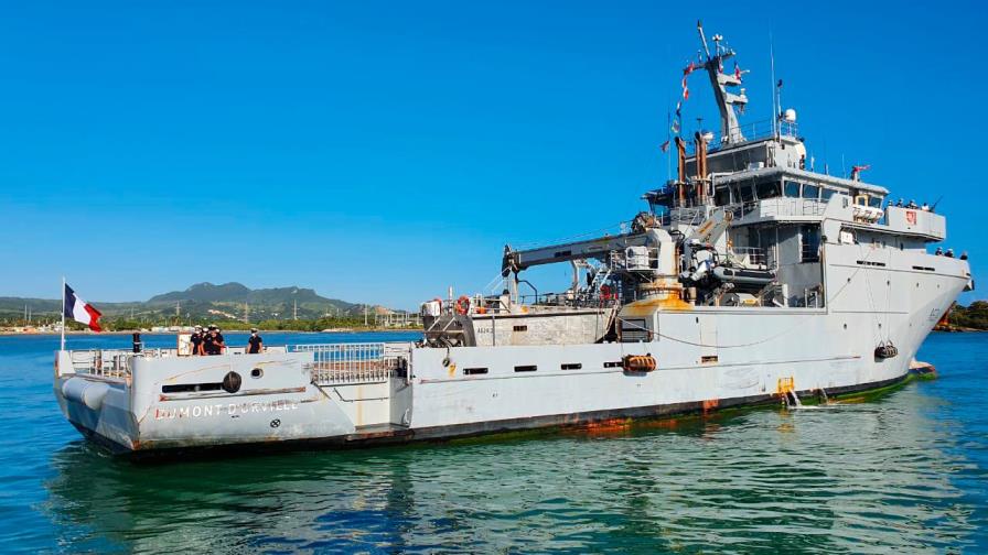 Buque francés “Dumont D´ Urville” atraca en Puerto Plata