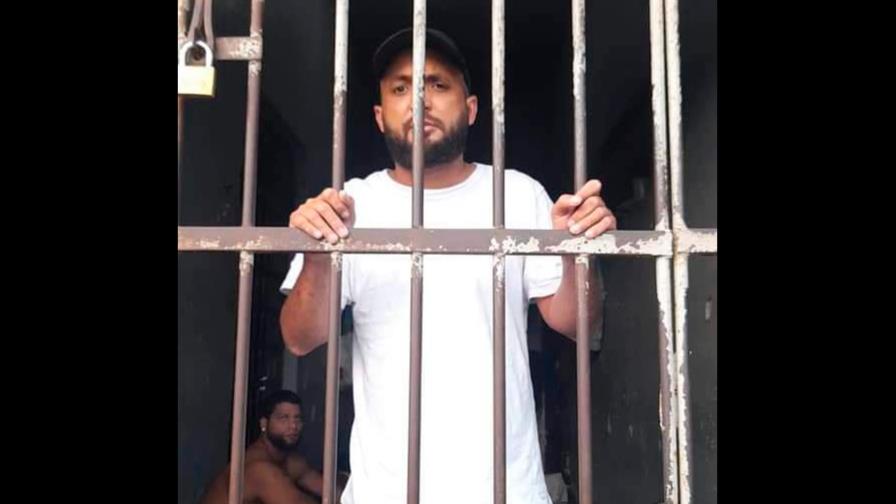 Apresan a regidor del PLD en fiesta clandestina en Puerto Plata Apresan a regidor del PLD en fiesta clandestina en Puerto Plata