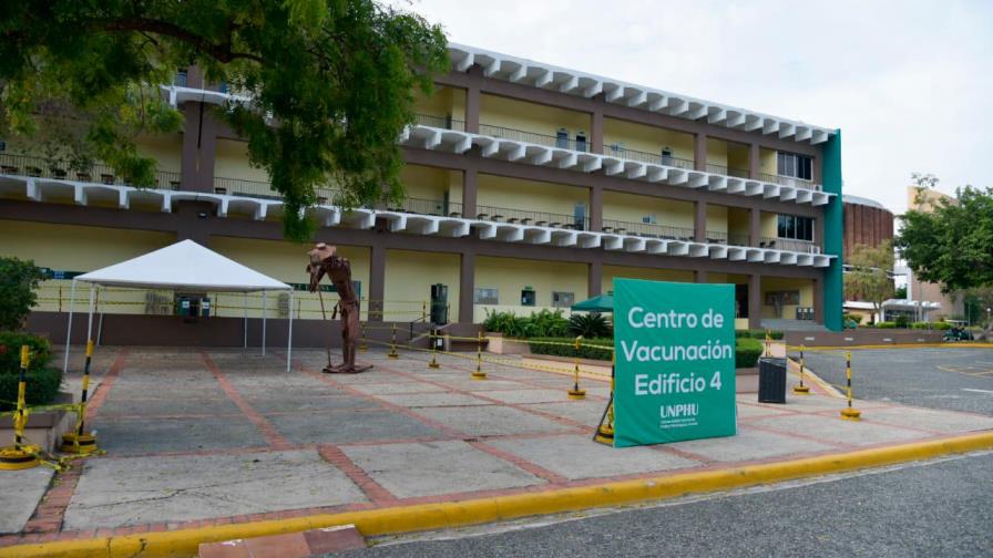 Principales centros de vacunación están cerrados este domingo 