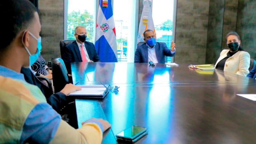 El BID ofrece apoyo para construcción, reconstrucción y remozamiento de aeropuertos del país