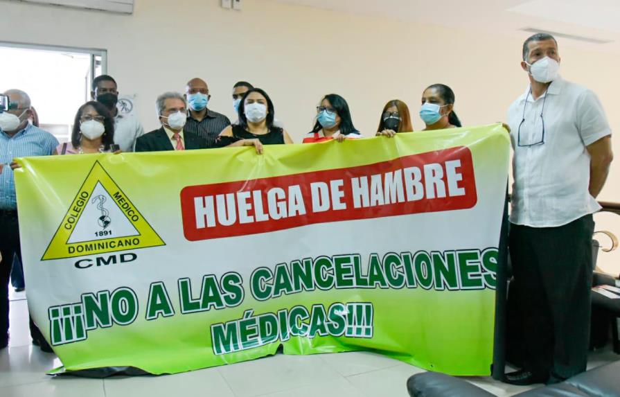 Miembros del Colegio Médico se mantienen huelga de hambre  hasta que galenos sean restituidos