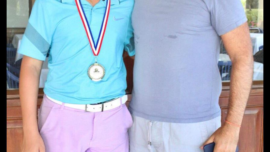 Rodrigo Huerta domina cuarta parada Tour Juvenil de Fedogolf
