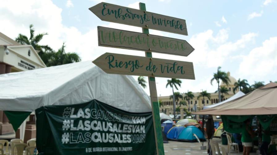 Mientras el Congreso discute Código Penal, siguen manifestaciones a favor y en contra del aborto Mientras el Congreso discute Código Penal, siguen manifestaciones a favor y en contra del aborto