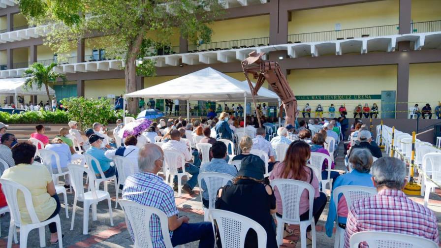 De los 870 mil vacunados en RD, más de 20 mil han recibido la segunda dosis De los 870 mil vacunados en RD, más de 20 mil han recibido la segunda dosis