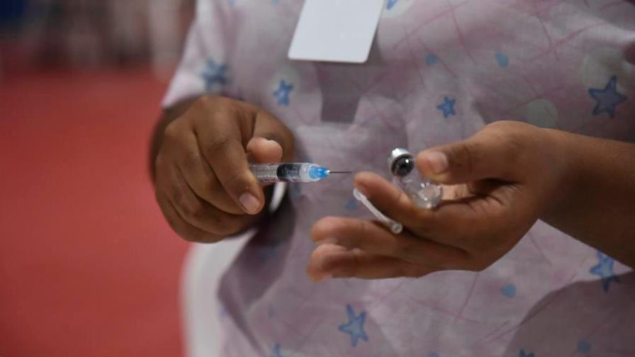 Ministro de Salud asegura segunda dosis de vacuna Astrazeneca está garantizada