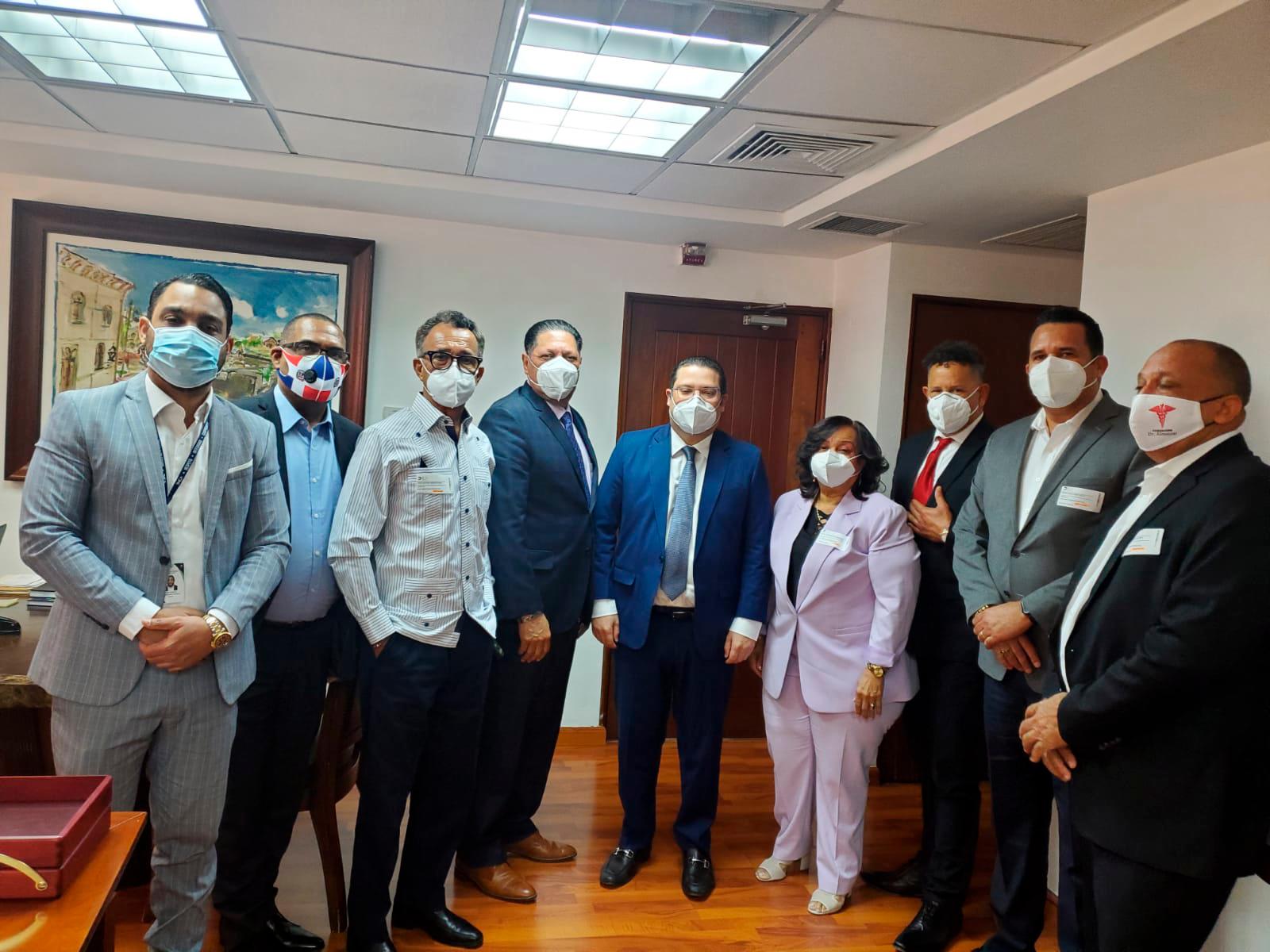 Representantes de la Fedacama visitaron al director de Aduanas.