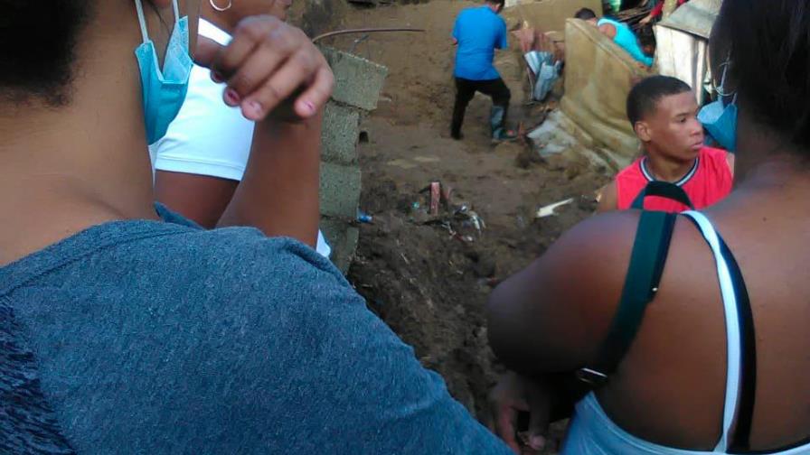 Niña de siete años muere aplastada por una pared en Los Alcarrizos
