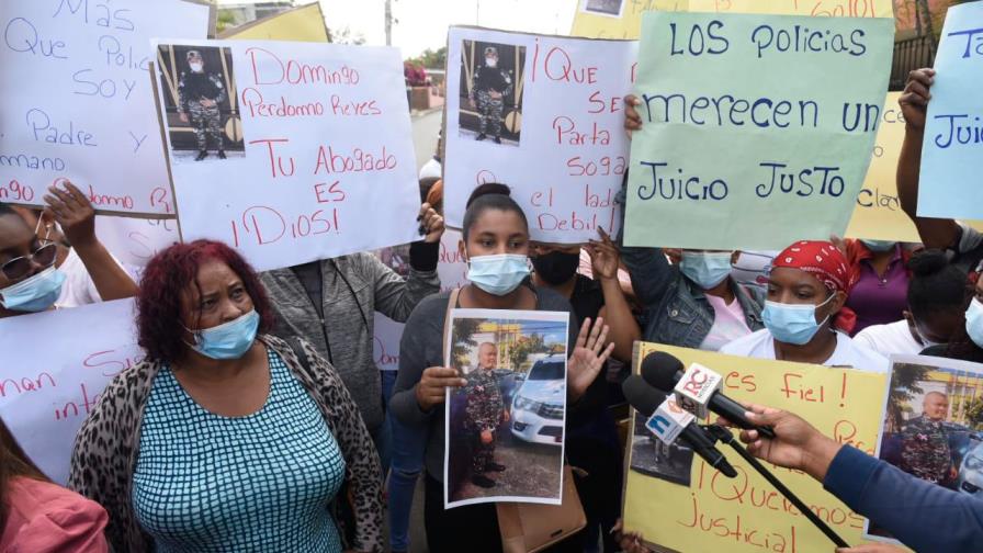 De qué se acusa a los policías involucrados en muerte de pareja de Villa Altagracia 