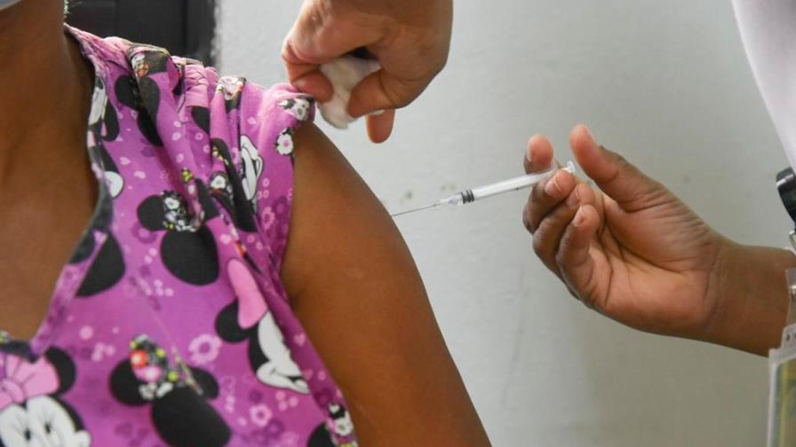 ¿Pueden vacunarse los pacientes recuperados de COVID-19? ¿Pueden vacunarse los pacientes recuperados de COVID-19?