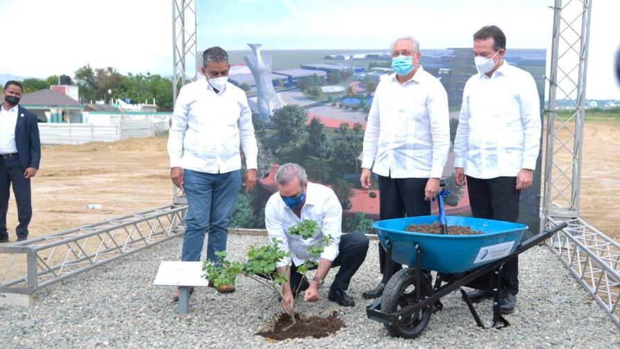 Corporación Zona Franca Santiago creará 10,000 nuevos empleos en cinco años