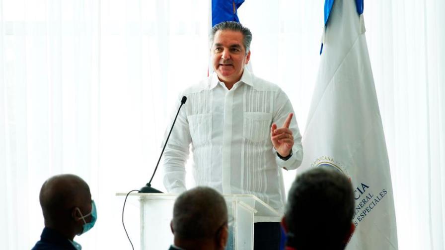 Relanzan plan de alfabetización Quisqueya Aprende Contigo en la provincia Santo Domingo 