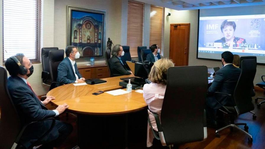 Valdez Albizu pide mayor apoyo financiero del FMI para evitar aumento de la pobreza