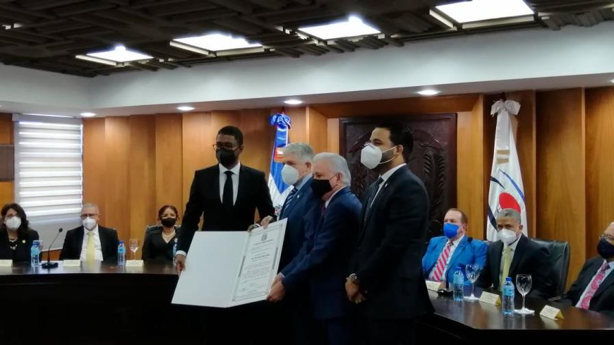 Nuevos miembros de la Cámara de Cuentas reciben certificación oficial como integrantes del pleno