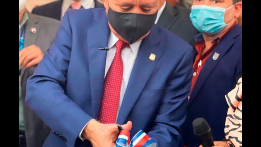 Senador Antonio Taveras Guzmán asegura oficinas senatoriales ayudan a las comunidades 