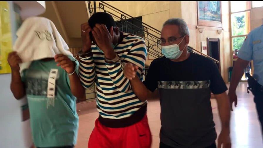 Tres meses de prisión contra dos colmaderos por venta de ron adulterado en Villa González