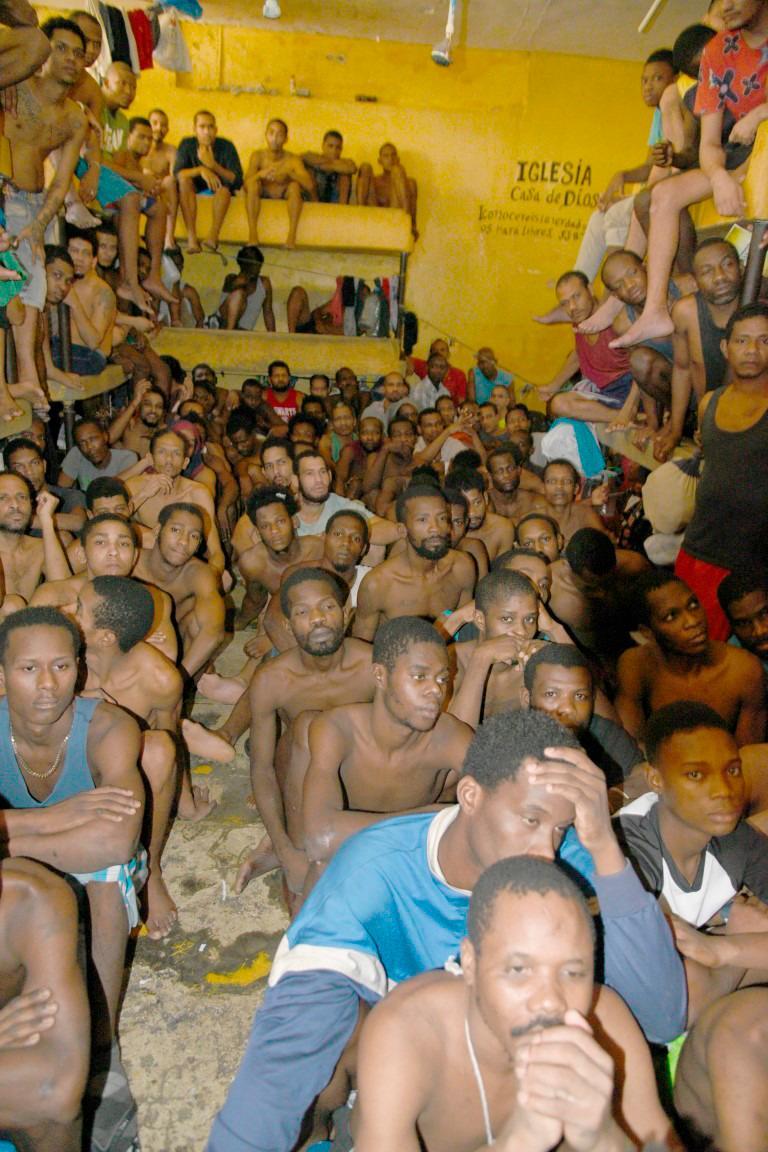 Denuncia “negocian” con los reos en cárcel preventiva de Higüey 