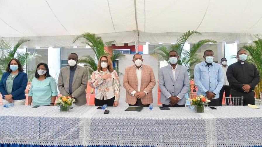 Alcaldía de Santo Domingo Norte entrega 58 millones de pesos para obras