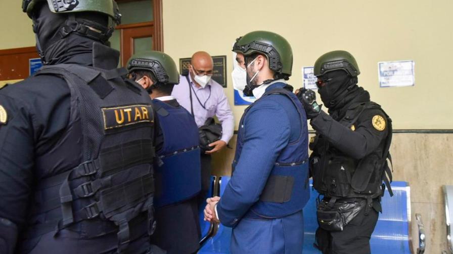 En silencio y custodiados imputados de Operación Coral son presentados ante juez