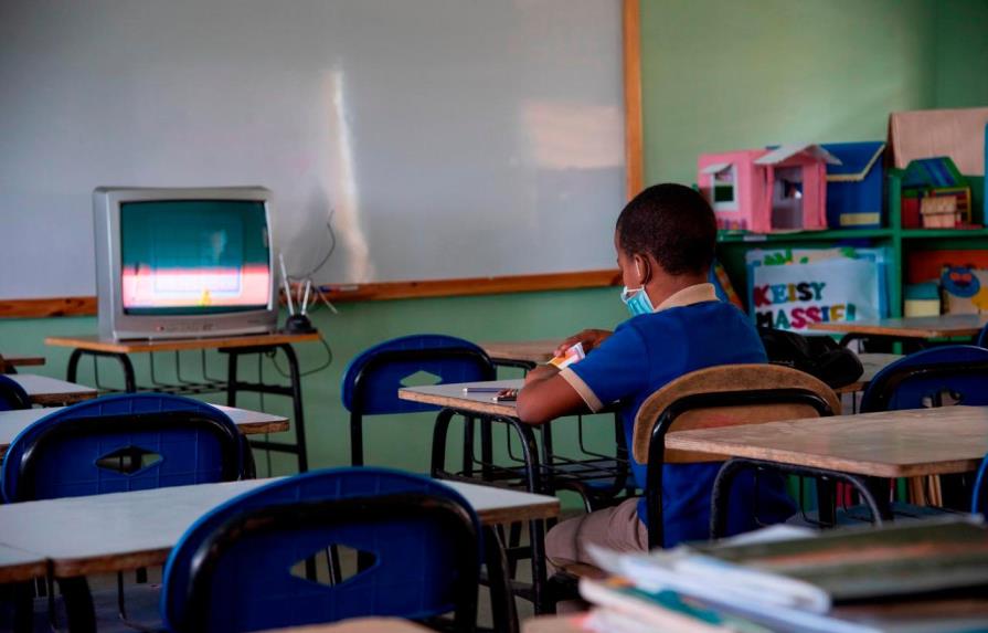 Educación advierte a centros del Distrito Nacional que clases presenciales no están autorizadas 