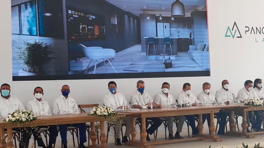 Abinader da primer picazo para construcción de proyecto inmobiliario en Punta Cana Abinader da primer picazo para construcción de proyecto inmobiliario en Punta Cana