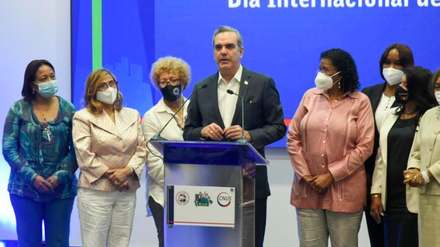 Gobierno estudia aumentar pensiones a pasados trabajadores del IDSS