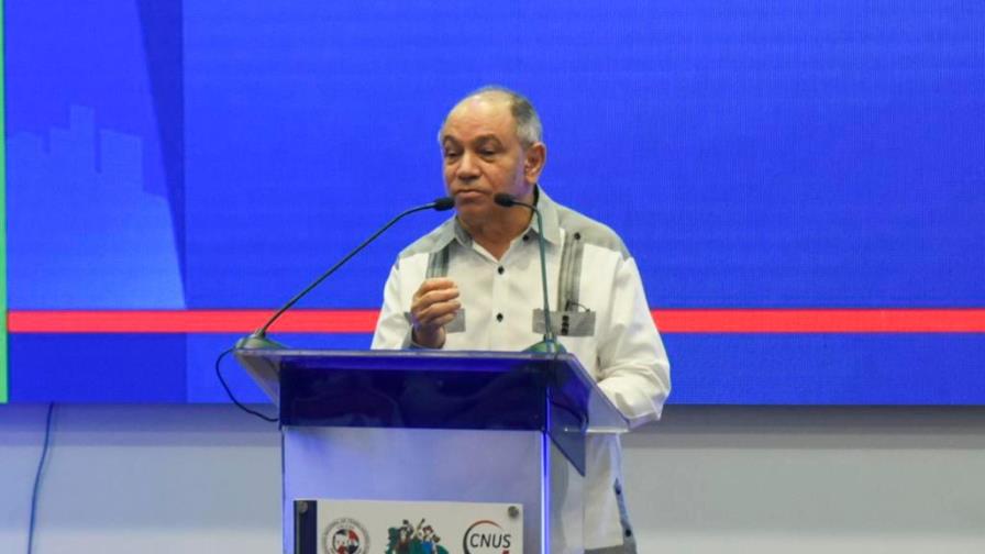 Centrales sindicales exigirán un 40 % de aumento salarial 