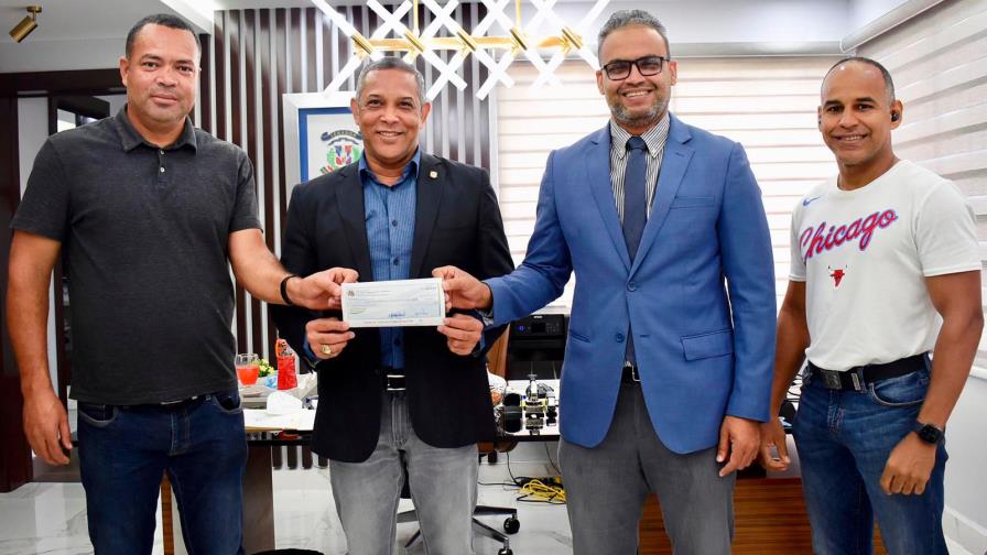 Gobierno entrega primer aporte para el baloncesto superior de San Francisco 