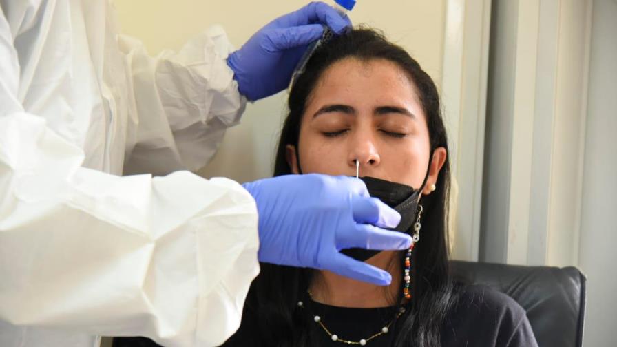 Salud Pública asegura que tiene pruebas PCR suficientes 