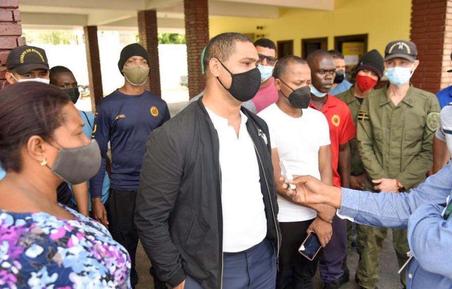 Bomberos de Santo Domingo Norte solicitan destitución del intendente alegando maltrato 
