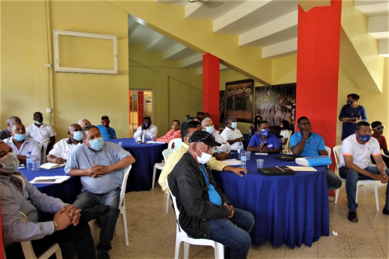 La asamblea de Fedobe sirvió de escenario para explicar los proyectos de la oficina del Comisionado de béisbol de Pequeñas Ligas. (Fuente externa)