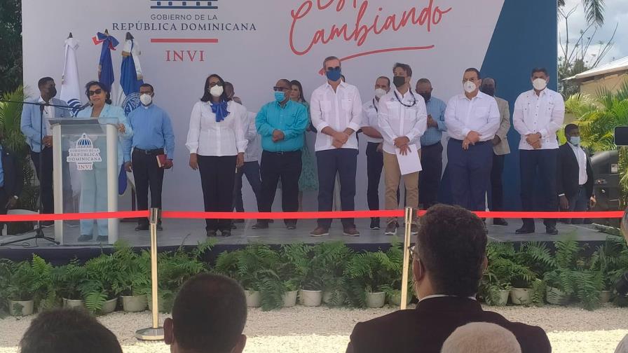 Abinader da primer picazo para la construcción de la Ciudad Universitaria en Hato Mayor