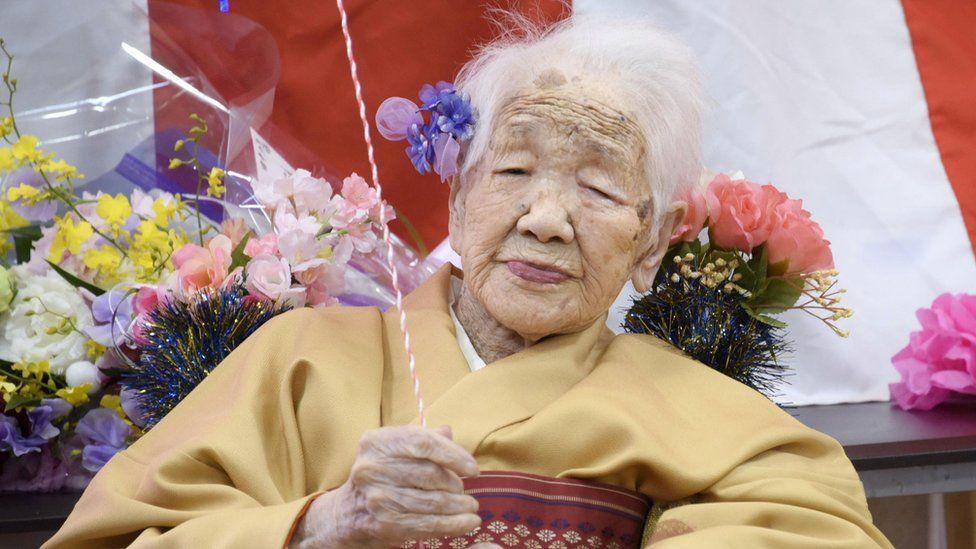 La mujer más anciana del mundo renuncia al relevo olímpico por el COVID-19
