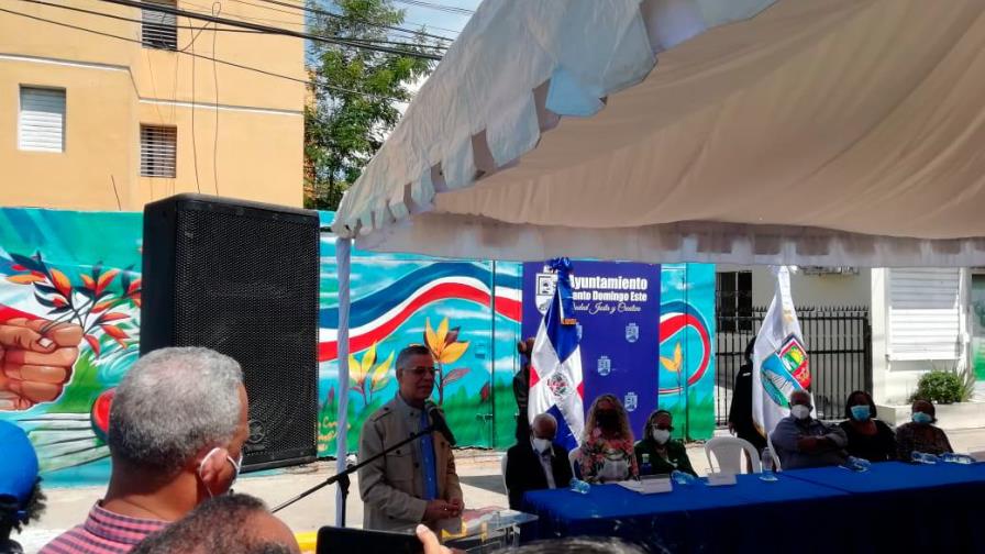 Alcalde Manuel Jiménez rechaza hablar sobre el relleno sanitario de Santo Domingo Este