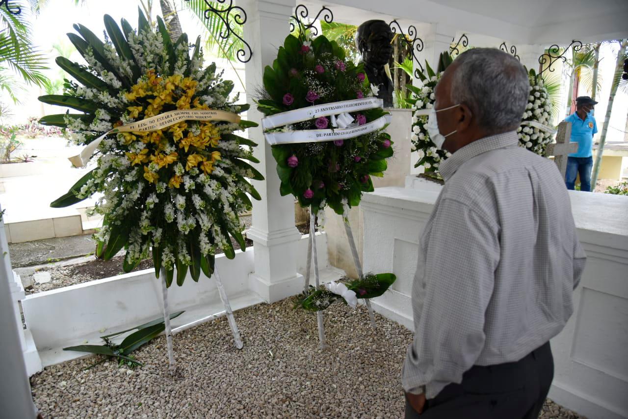 La tumba de José Francisco Peña Gómez está en el cementerio Cristo Redentor, en el Distrito Nacional.